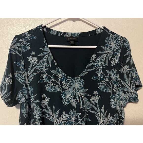 J Jill Wearever Collection Green Leaf Floral Peasant Relaxed V-neck Top M Petite - Picture 2 of 8